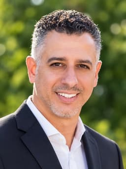 Portrait of Zohar Avigad, co-founder and lead technical specialist of SOS Fire Services