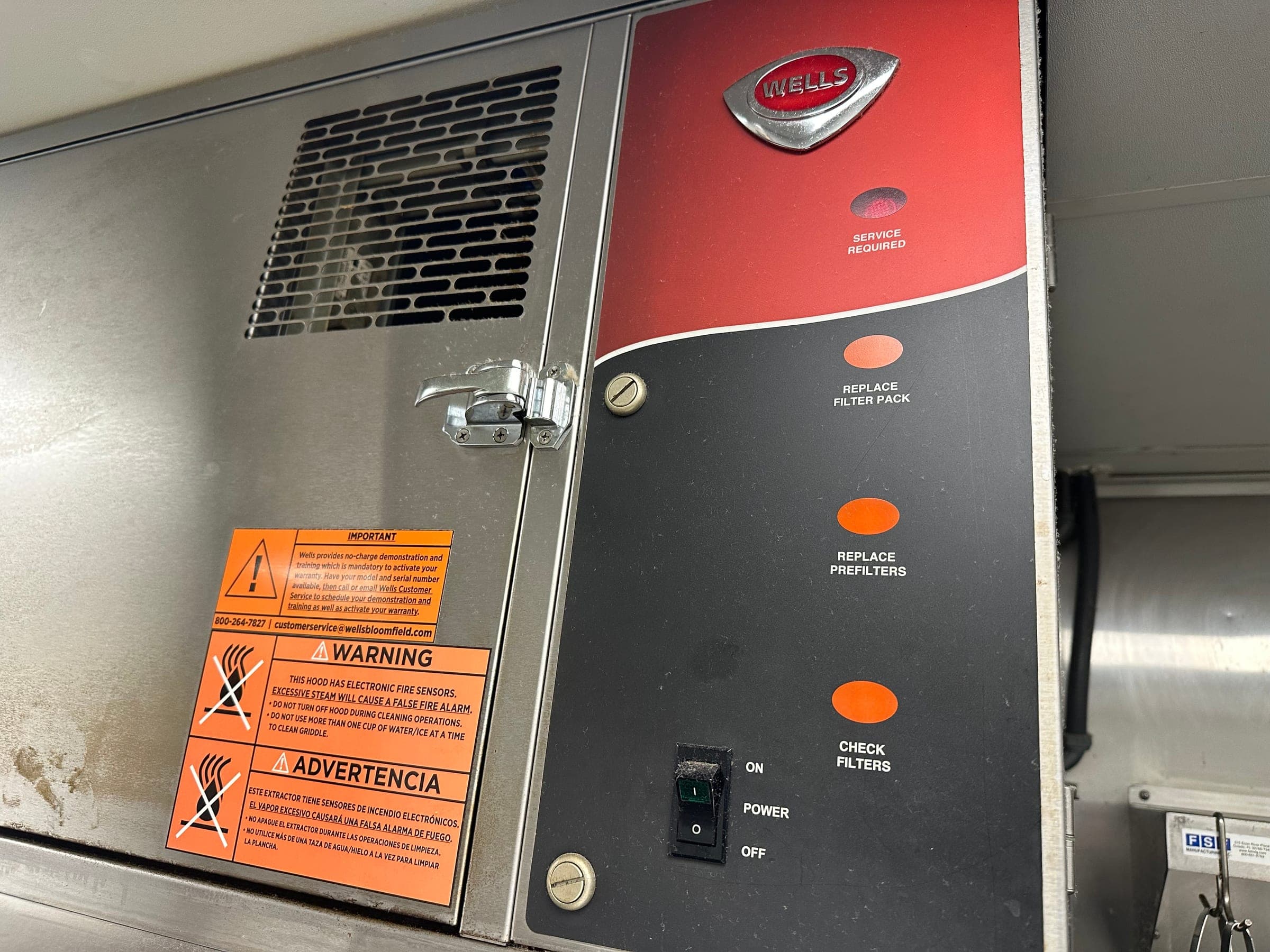 Wells ventless hood control panel with service, filter and prefilter status lights and a power switch